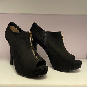 Paprika - Black & Gold Peep-Toe Heels